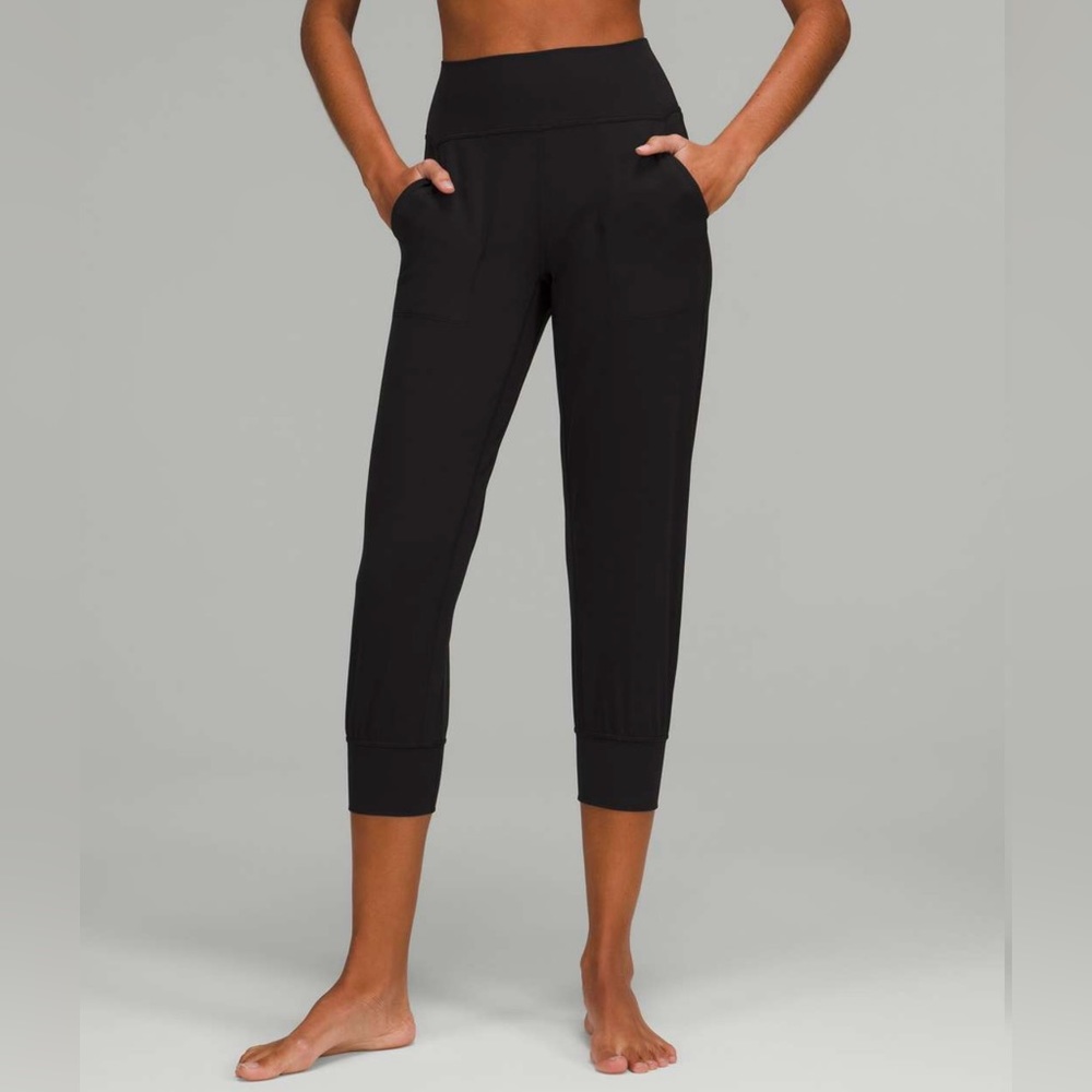 Bundle of 2 Lululemon Align High Rise Cropped Jogger 21” (Dark Olive + Black) - Picture 4 of 14